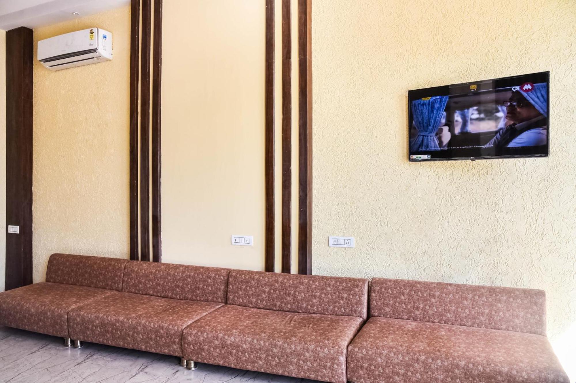 OYO 78787 Hotel Manglam Palace Bhopal Bagian luar foto